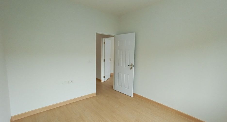 For sale 3 bedrooms townhouse in Sai Mai, Bangkok