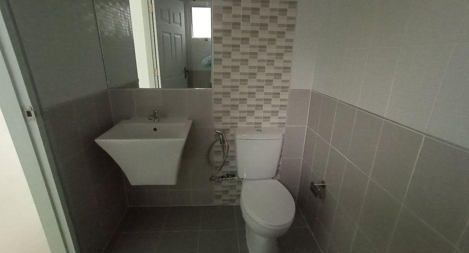 For sale 3 bedrooms townhouse in Sai Mai, Bangkok