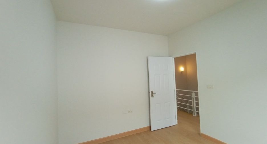 For sale 3 bedrooms townhouse in Sai Mai, Bangkok