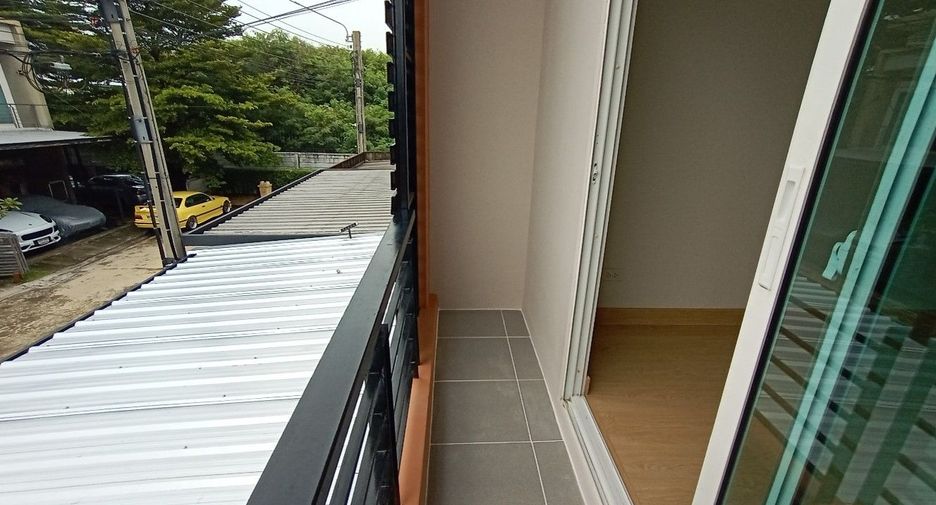 For sale 3 bedrooms townhouse in Sai Mai, Bangkok