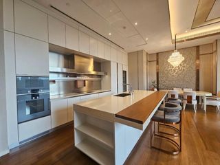 Wohnung zur Miete mit 3 Zimmer in Pathum Wan, Bangkok