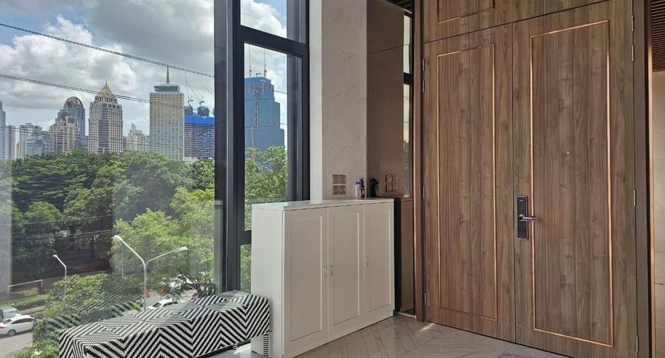 Wohnung zur Miete mit 3 Zimmer in Pathum Wan, Bangkok