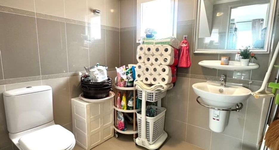 For sale 3 bedrooms house in Mueang Chon Buri, Chonburi