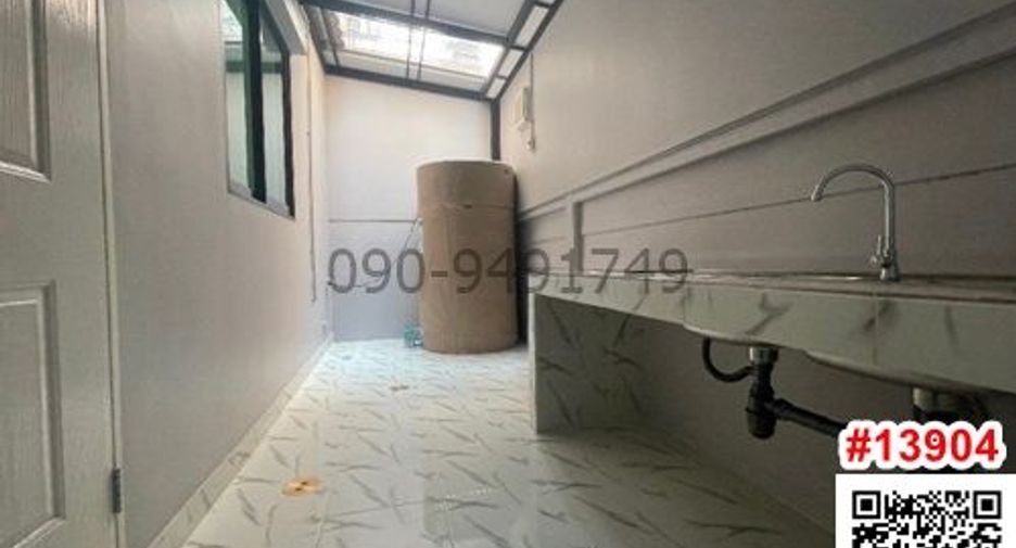 For rent 3 bedrooms townhouse in Sai Mai, Bangkok