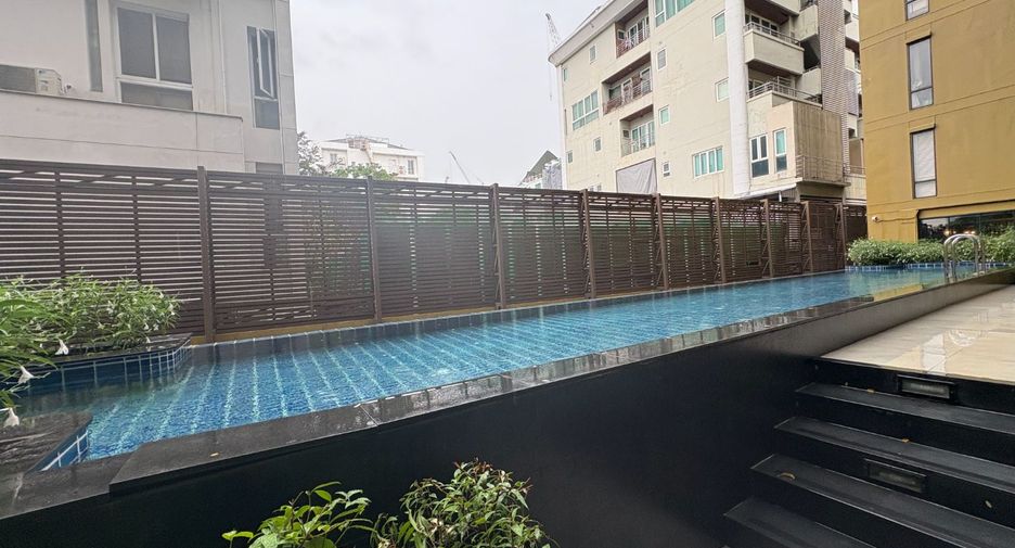 For sale 1 bed condo in Pathum Wan, Bangkok