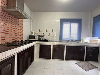 Аренда 3 спальни дом в Si Racha, Чонбури