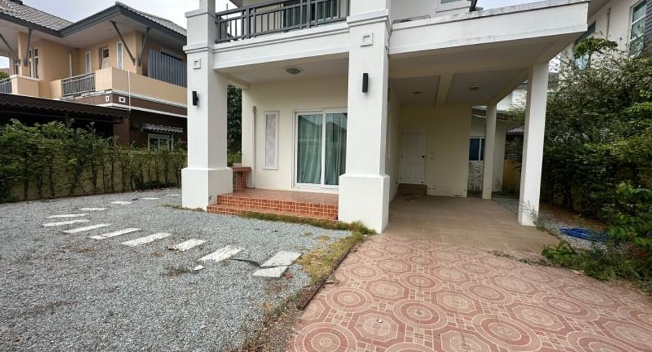 Casa en alquiler de 3 habitaciones en Si Racha, Chonburi