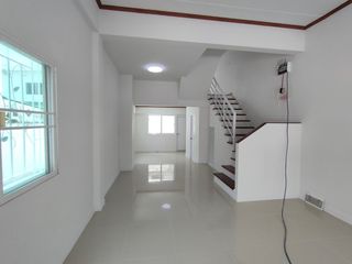 For sale 4 bedrooms townhouse in Bang Khen, Bangkok