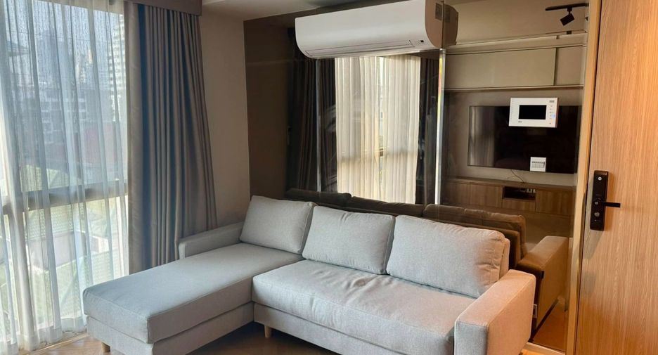 For rent 2 bedrooms condo in Watthana, Bangkok