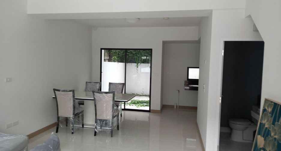 For sale 3 bedrooms townhouse in Bang Khen, Bangkok
