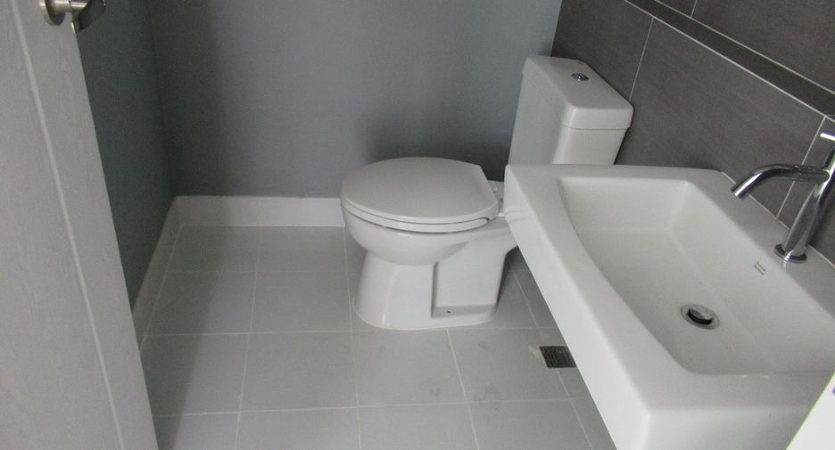 For sale 3 bedrooms townhouse in Bang Khen, Bangkok