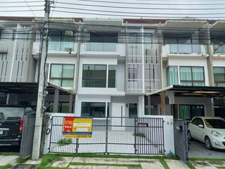 For sale 3 bedrooms townhouse in Bang Khen, Bangkok