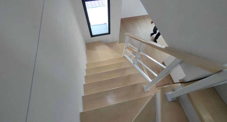 For sale 3 bedrooms townhouse in Prawet, Bangkok
