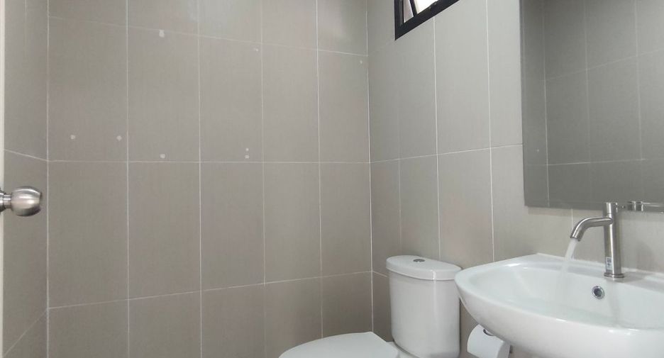 For sale 3 bedrooms townhouse in Prawet, Bangkok