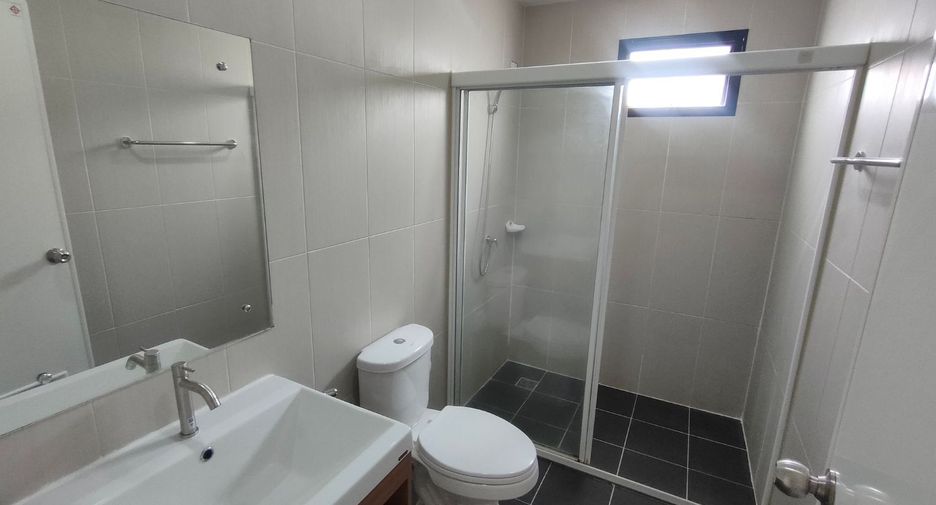 For sale 3 bedrooms townhouse in Prawet, Bangkok