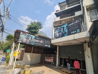 For rent そして for sale 5 Beds retail Space in Lat Phrao, Bangkok