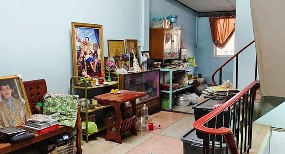 For sale 5 bedrooms retail Space in Phra Pradaeng, Samut Prakan