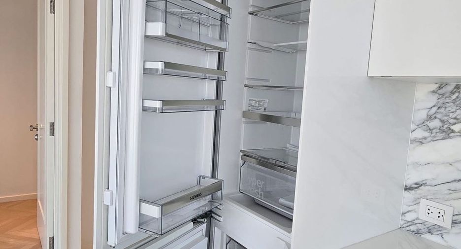 Condo en alquiler de 2 habitaciones en Bang Kho Laem, Bangkok
