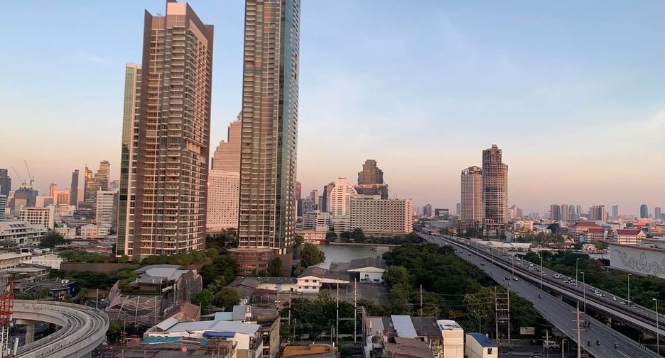 For rent 2 bedrooms condo in Khlong San, Bangkok