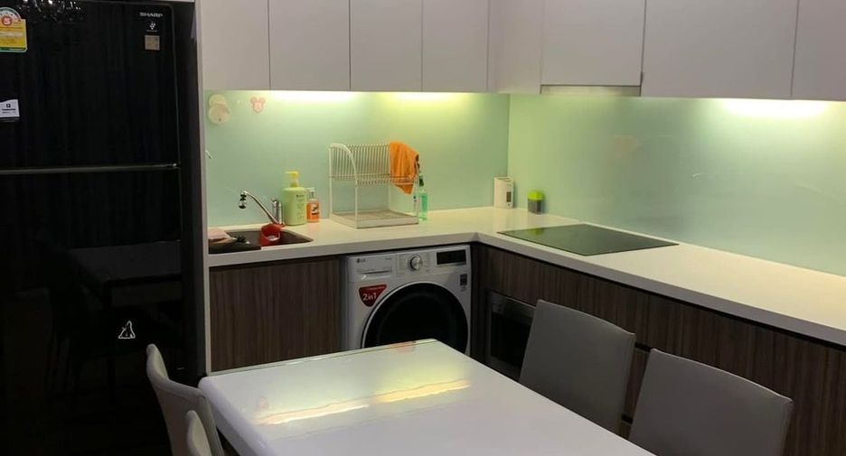 For rent 2 bedrooms condo in Khlong San, Bangkok