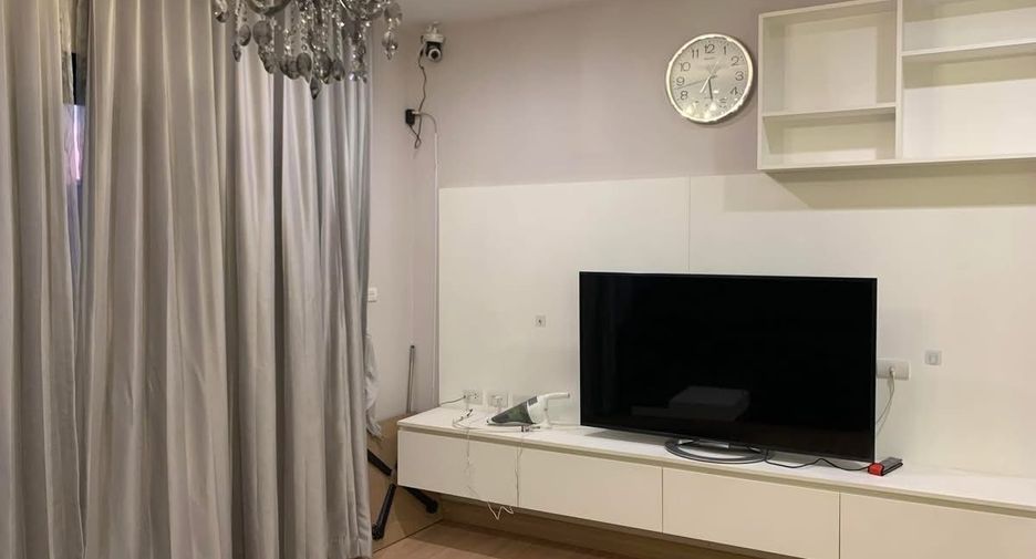 For rent 2 bedrooms condo in Khlong San, Bangkok