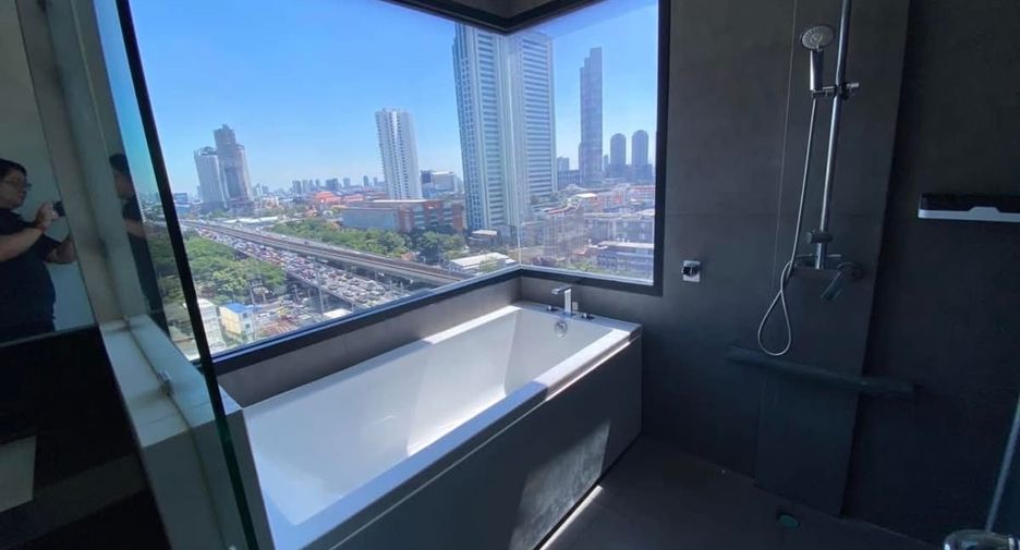 For rent 2 bedrooms condo in Khlong San, Bangkok
