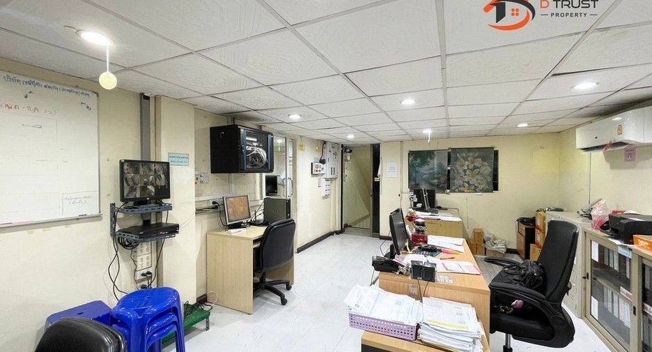 Продажа офис в Пхра Кханонг, Бангкок