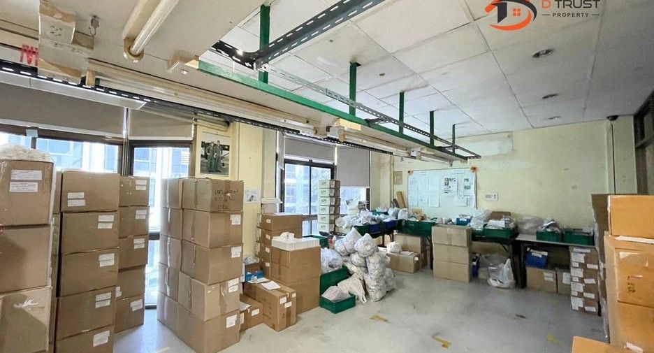 Продажа офис в Пхра Кханонг, Бангкок