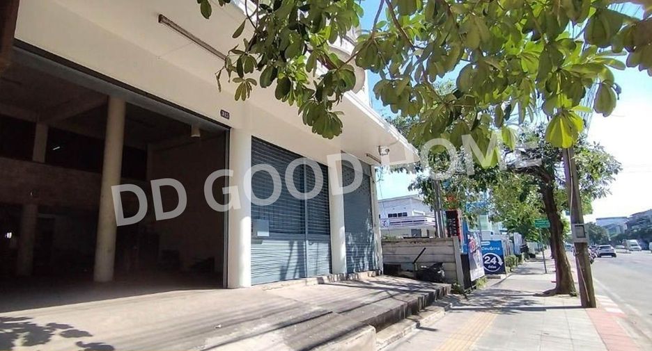 For rent 2 bedrooms retail Space in Prawet, Bangkok