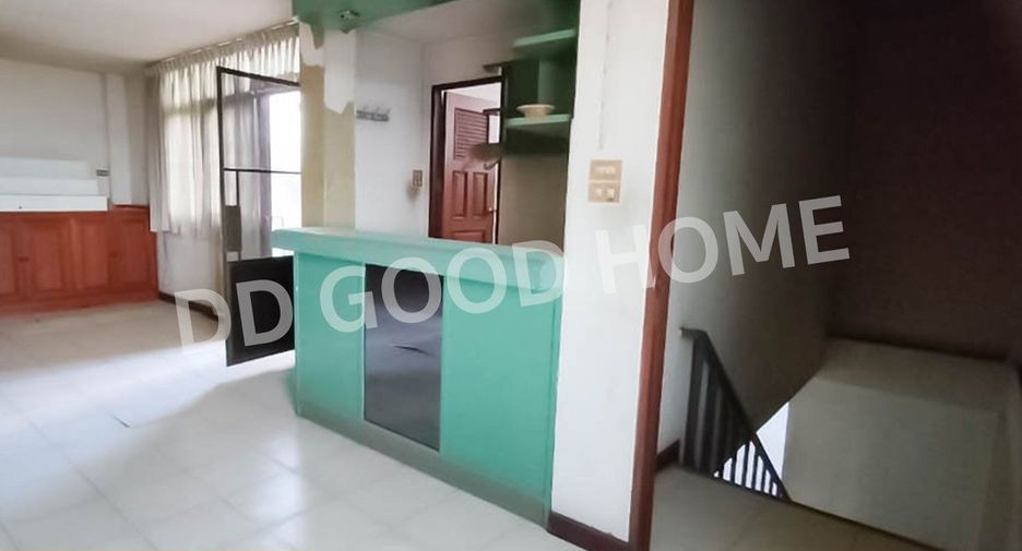 For rent 2 bedrooms retail Space in Prawet, Bangkok