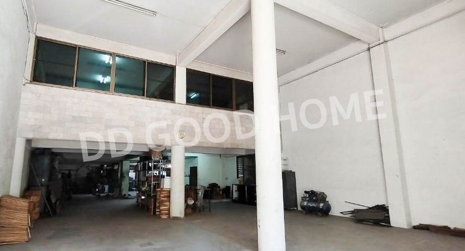For rent 2 bedrooms retail Space in Prawet, Bangkok
