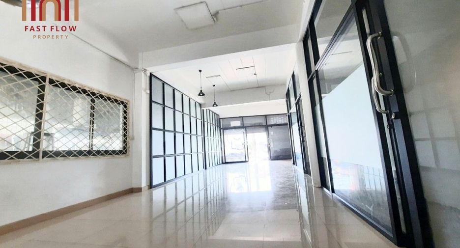 出租 4 卧室 商业空间 在 Sam Phran, Nakhon Pathom