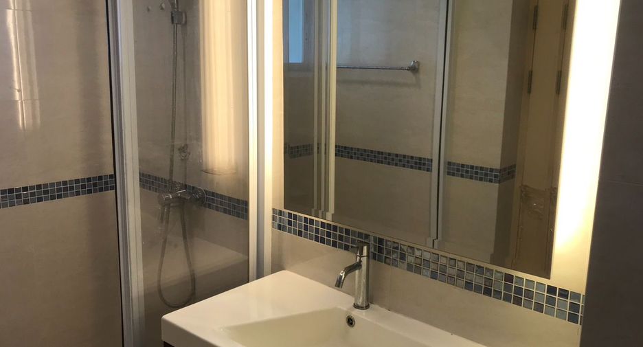 For sale 1 Beds condo in Phaya Thai, Bangkok