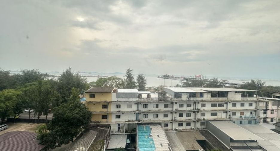 Condo en alquiler de 1 habitaciones en Si Racha, Chonburi