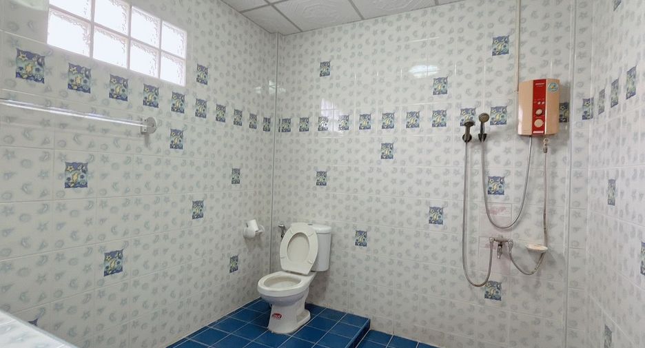 For sale 3 bedrooms house in Khlong Sam Wa, Bangkok