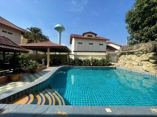 For rent and for sale 2 bed townhouse in East Pattaya, Pattaya