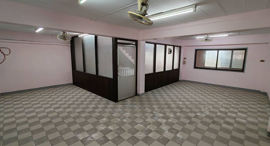 For sale 6 bedrooms retail Space in Thon Buri, Bangkok