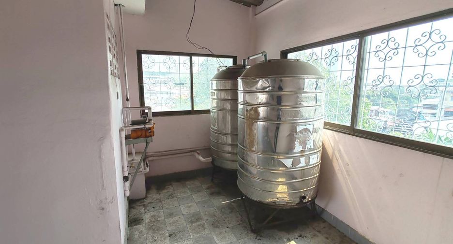 For sale 6 bedrooms retail Space in Thon Buri, Bangkok