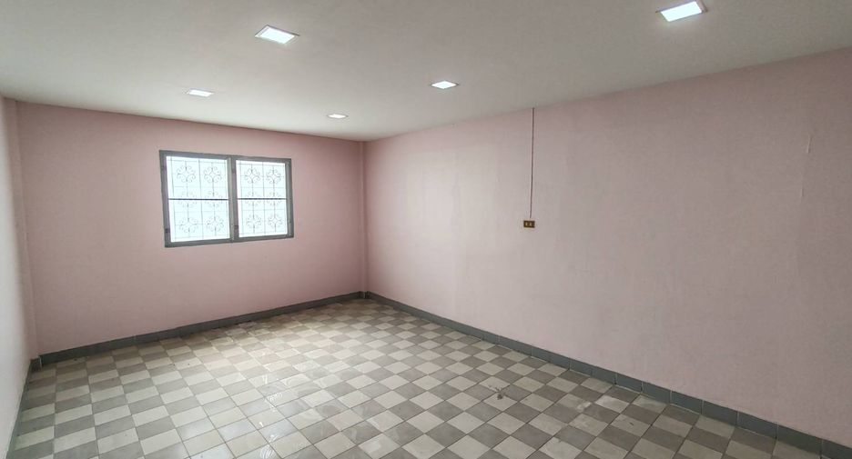For sale 6 bedrooms retail Space in Thon Buri, Bangkok