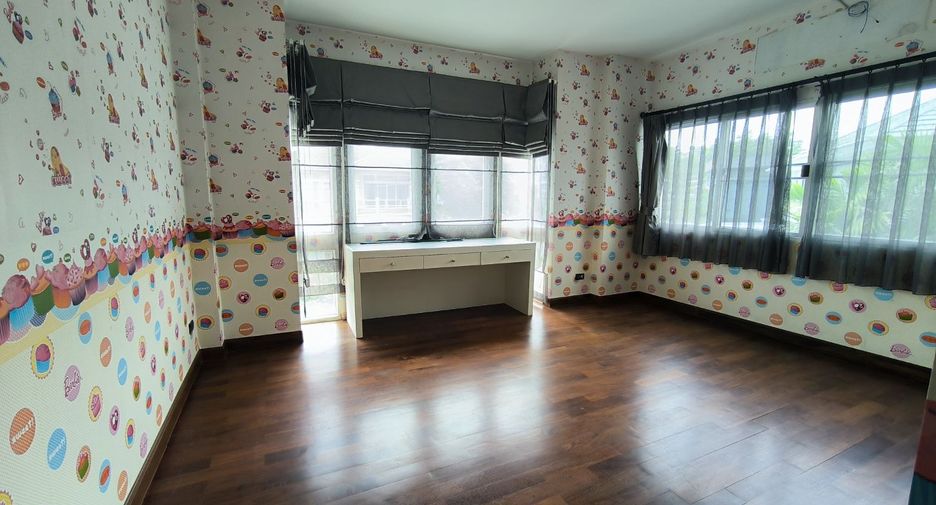 For sale 3 bedrooms house in Mueang Samut Prakan, Samut Prakan
