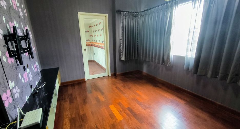 For sale 3 bedrooms house in Mueang Samut Prakan, Samut Prakan