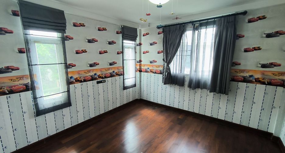 For sale 3 bedrooms house in Mueang Samut Prakan, Samut Prakan