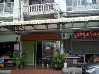 For sale 2 bedrooms townhouse in Prawet, Bangkok