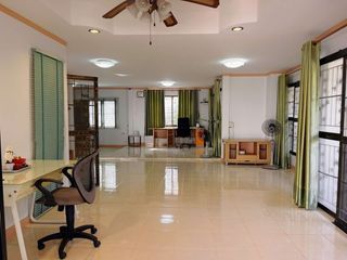 Haus zur Miete mit 3 Zimmer in Si Racha, Chonburi