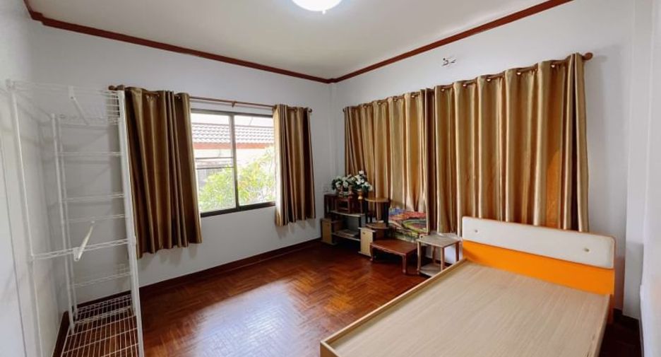 Haus zur Miete mit 3 Zimmer in Si Racha, Chonburi
