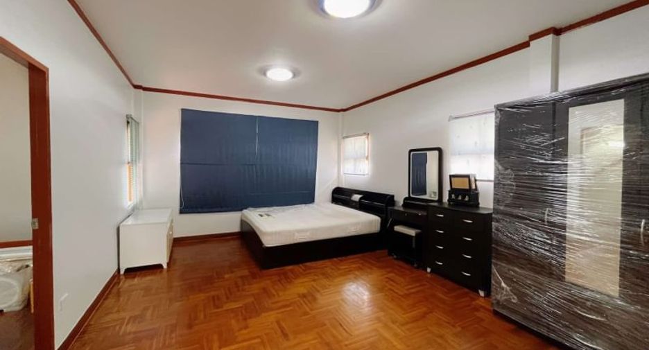 Haus zur Miete mit 3 Zimmer in Si Racha, Chonburi