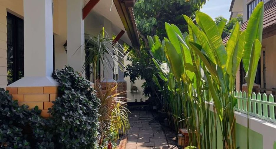Haus zur Miete mit 3 Zimmer in Si Racha, Chonburi