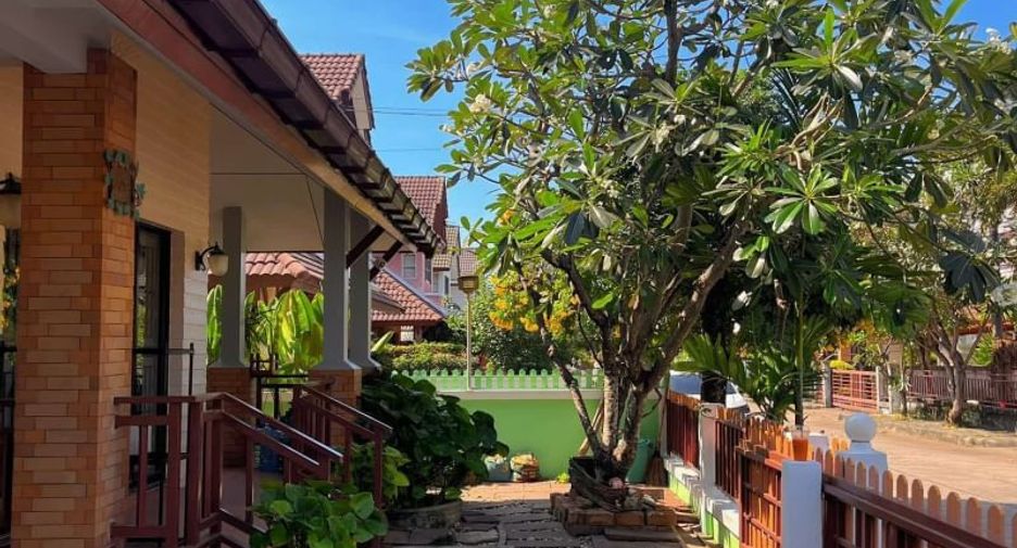 Haus zur Miete mit 3 Zimmer in Si Racha, Chonburi