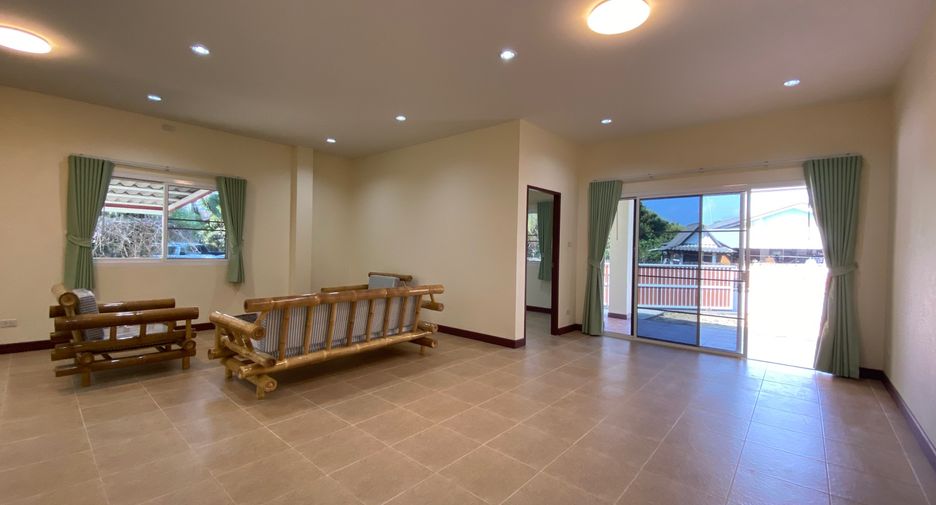 For rent 3 bedrooms house in San Sai, Chiang Mai