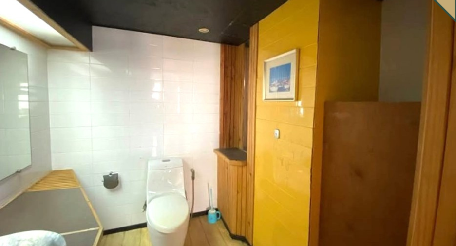 For sale 3 bedrooms condo in Phra Khanong, Bangkok